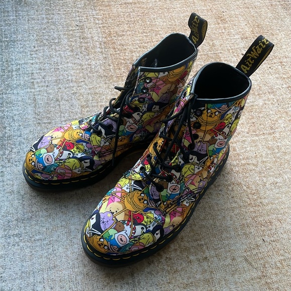 Excellent like new condition Doc Martens Adventure Time boots sz 8 men 9 ladies - Picture 3 of 9